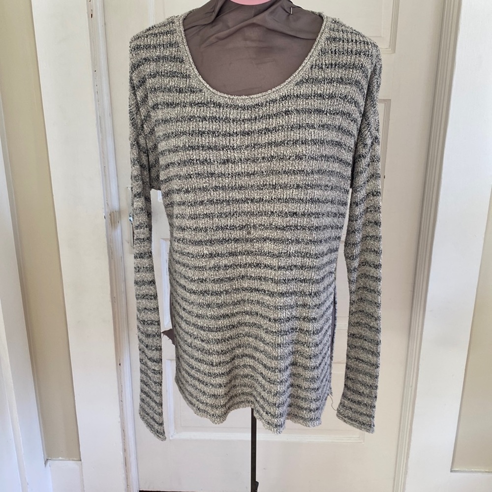 Volcom Small - Picture 1 of 4